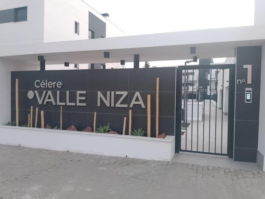 Bajo Con Jardin En Primera Linea De Playa Μάλαγα Εξωτερικό φωτογραφία