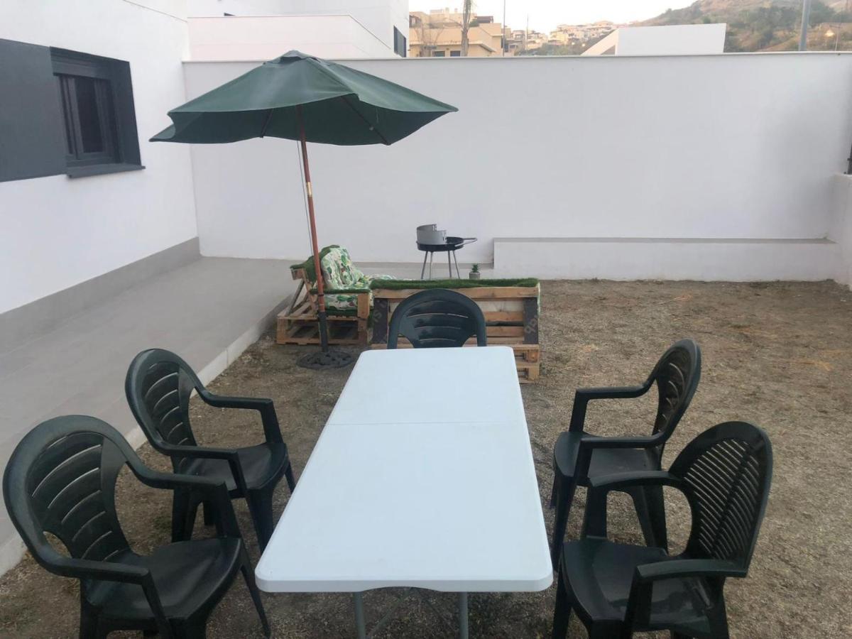 Bajo Con Jardin En Primera Linea De Playa Μάλαγα Εξωτερικό φωτογραφία